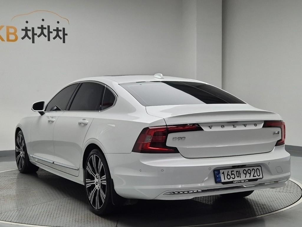 2024 VOLVO S90 