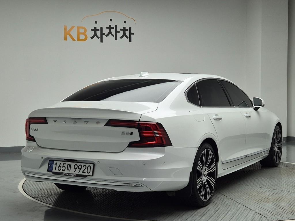 2024 VOLVO S90 