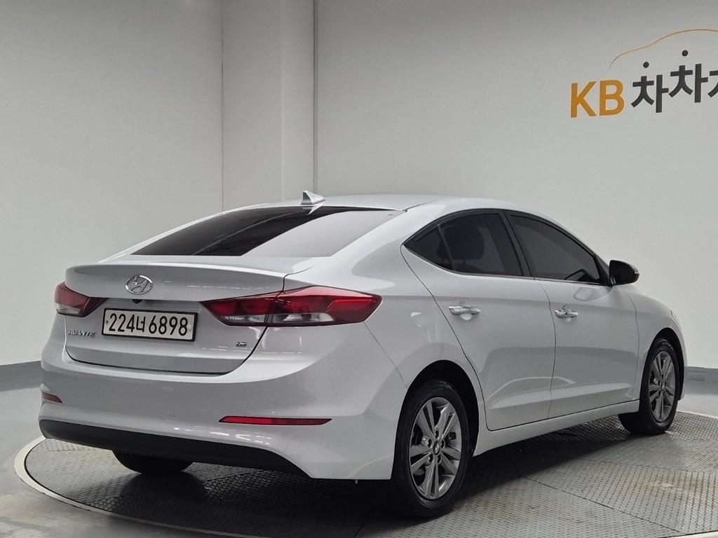 2018 HYUNDAI AVANTE AD 