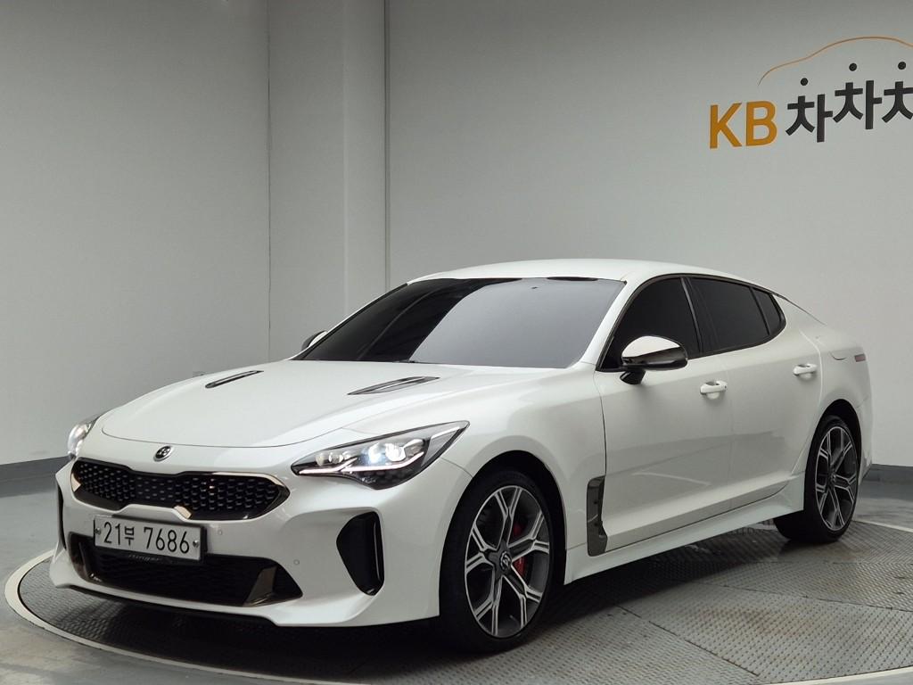 2018 KIA STINGER 