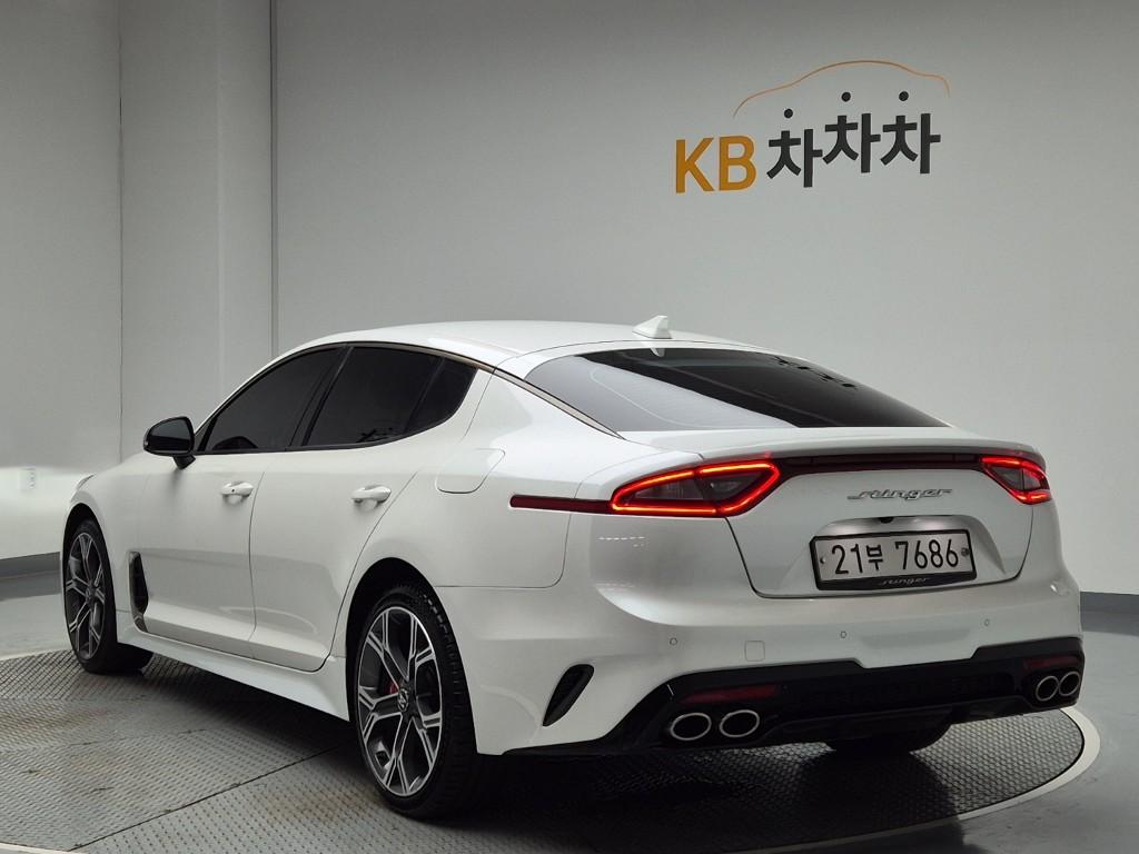 2018 KIA STINGER 