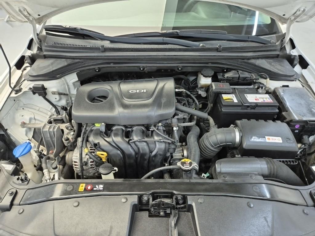 2017 HYUNDAI AVANTE AD 