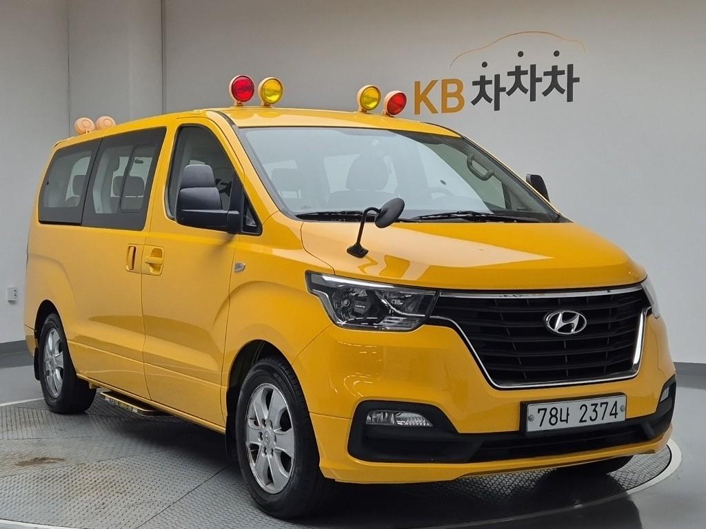 2019 HYUNDAI THE NEW GRAND STAREX 