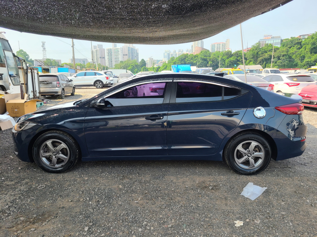 2016 HYUNDAI AVANTE AD 