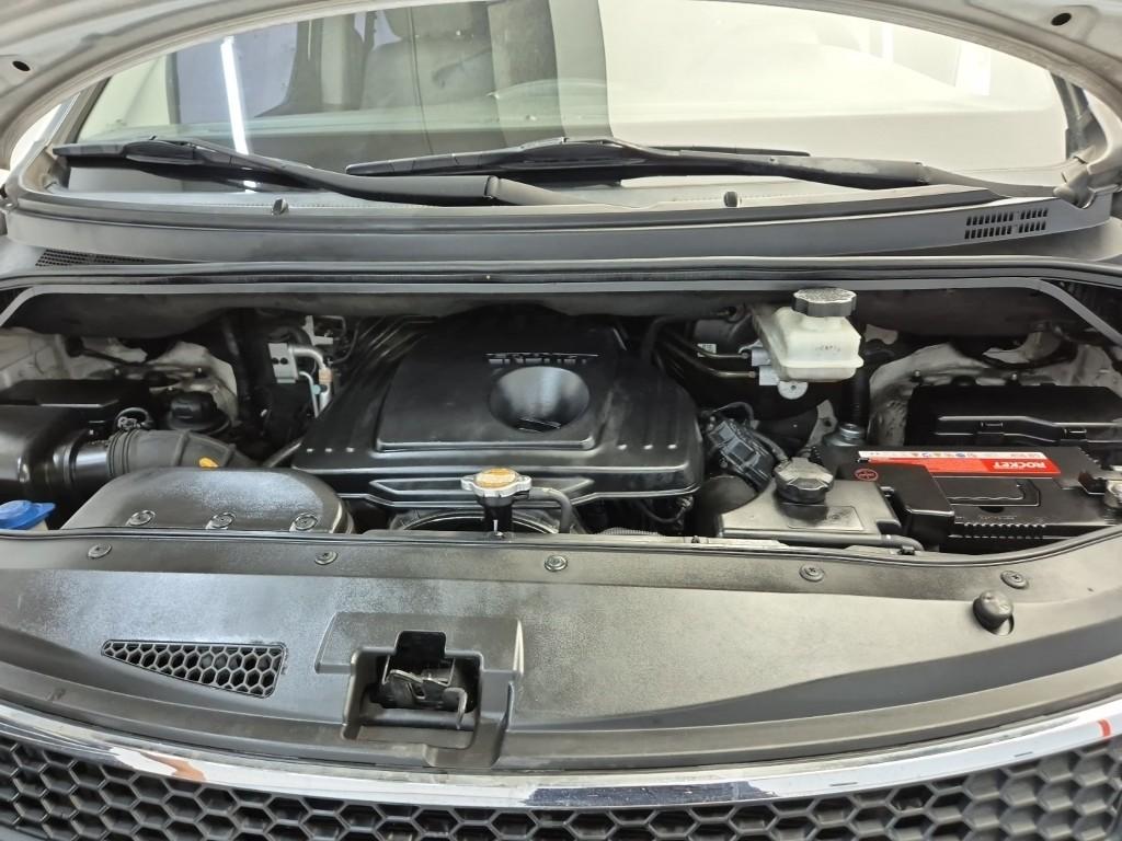 2015 HYUNDAI GRAND STAREX 