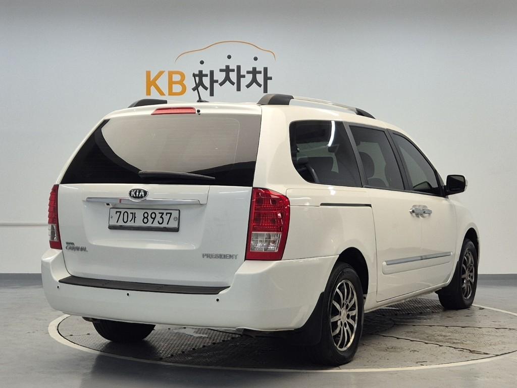 2013 KIA CARNIVAL R 