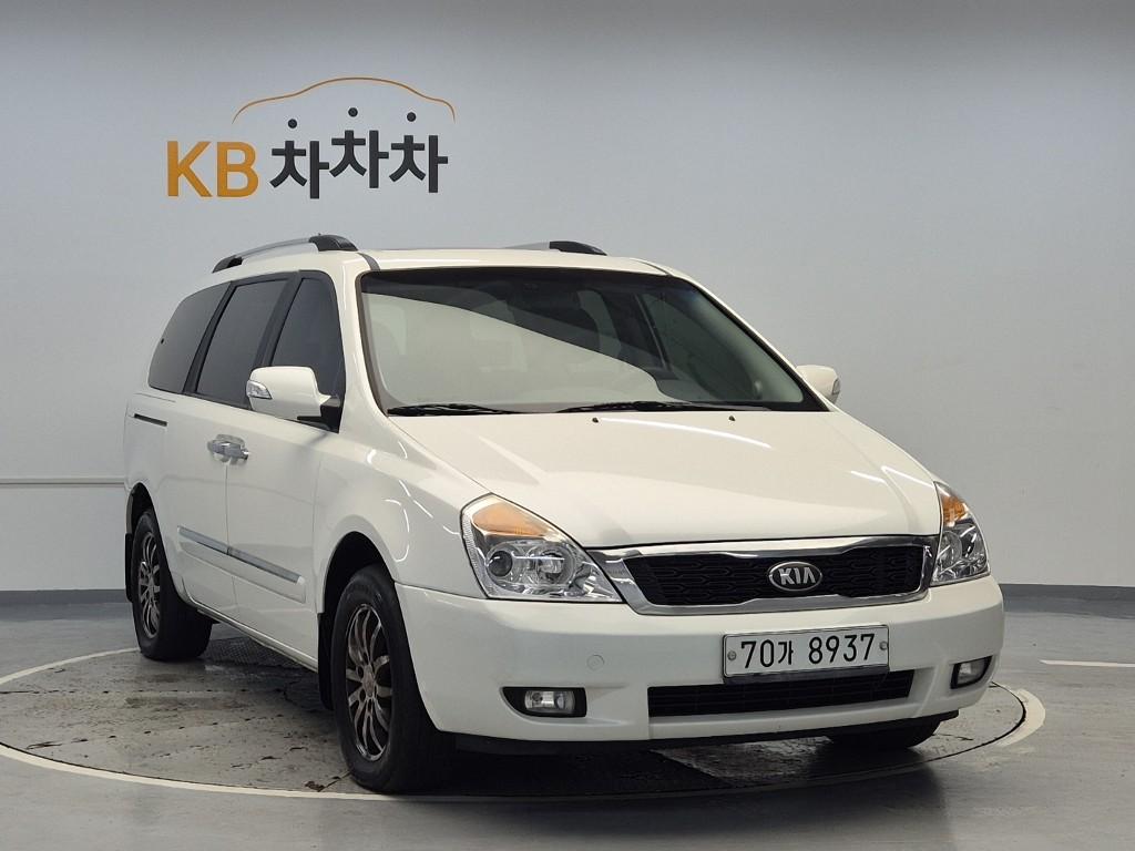 2013 KIA CARNIVAL R 