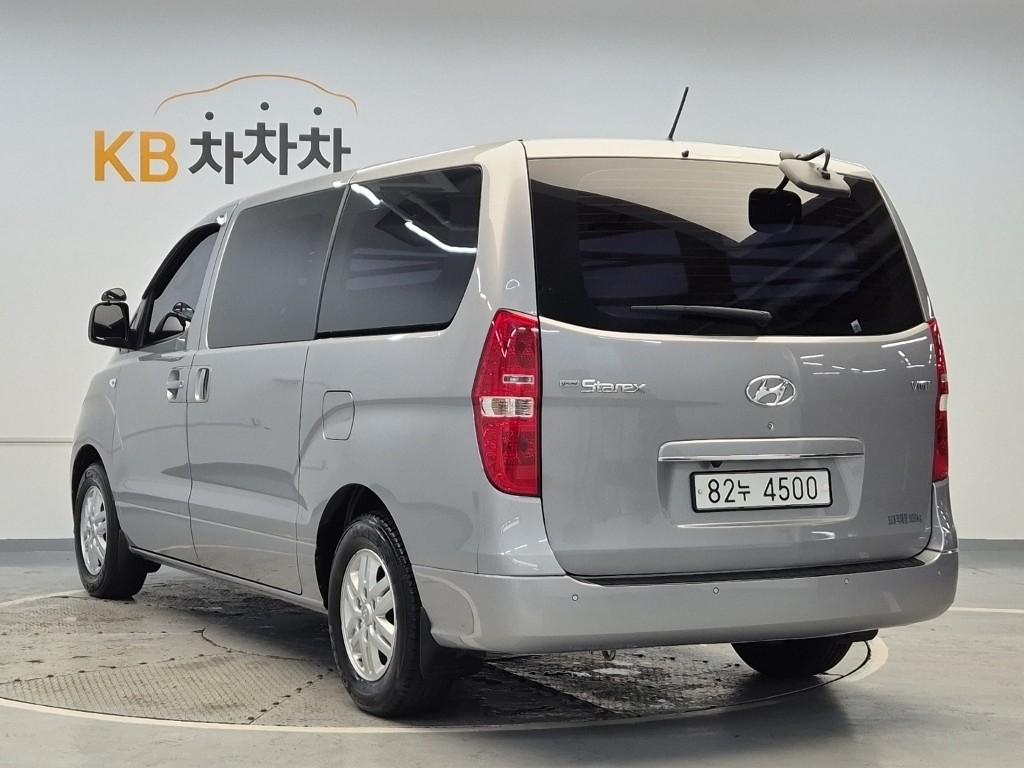 2019 HYUNDAI THE NEW GRAND STAREX 