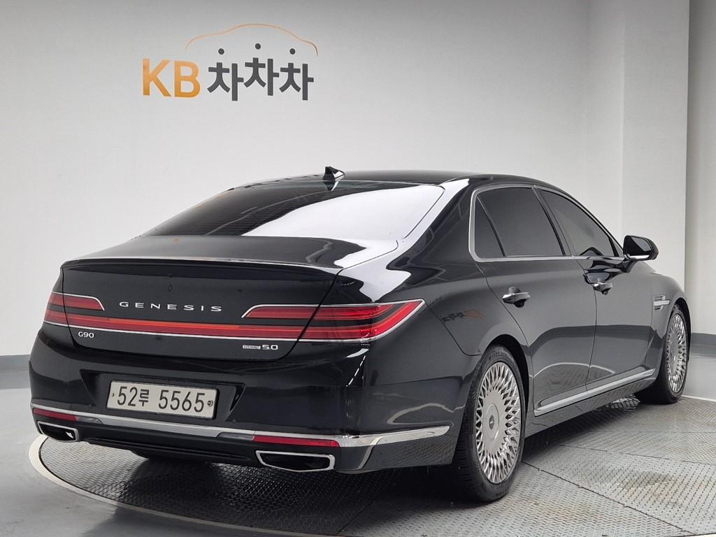 2019 GENESIS G90 