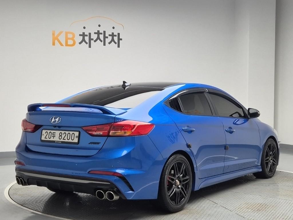 2017 HYUNDAI AVANTE AD 