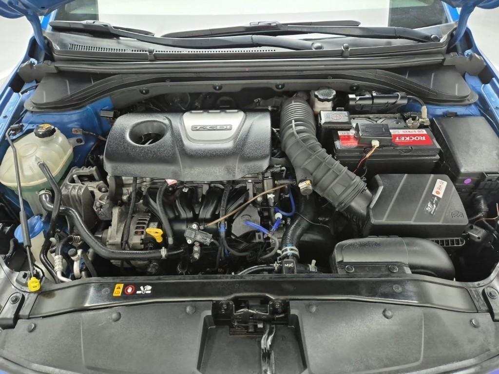 2017 HYUNDAI AVANTE AD 