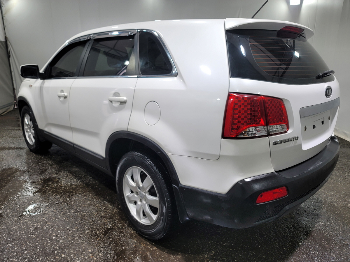 2011 KIA SORENTO R 