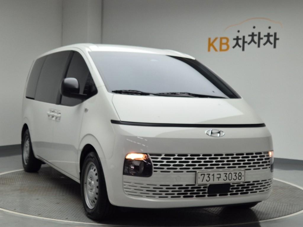 2022 HYUNDAI STARIA 