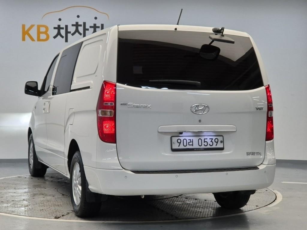 2019 HYUNDAI THE NEW GRAND STAREX 