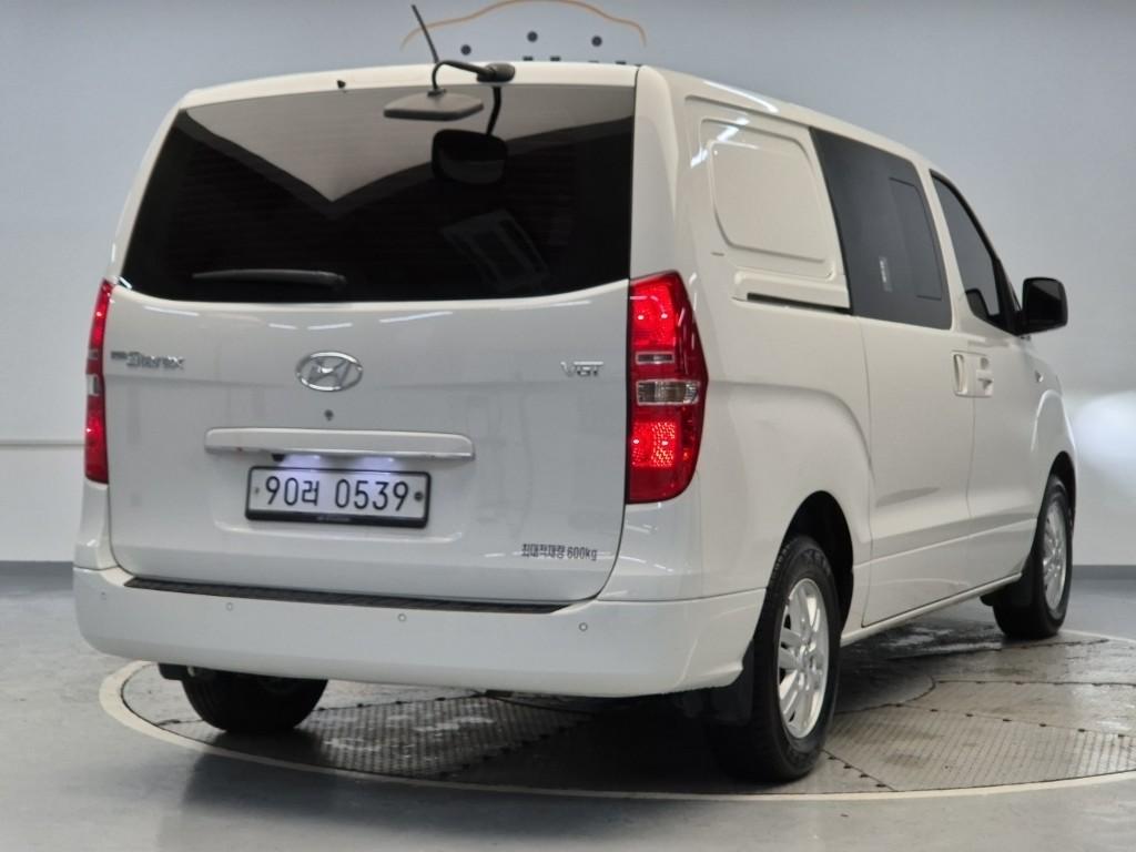 2019 HYUNDAI THE NEW GRAND STAREX 