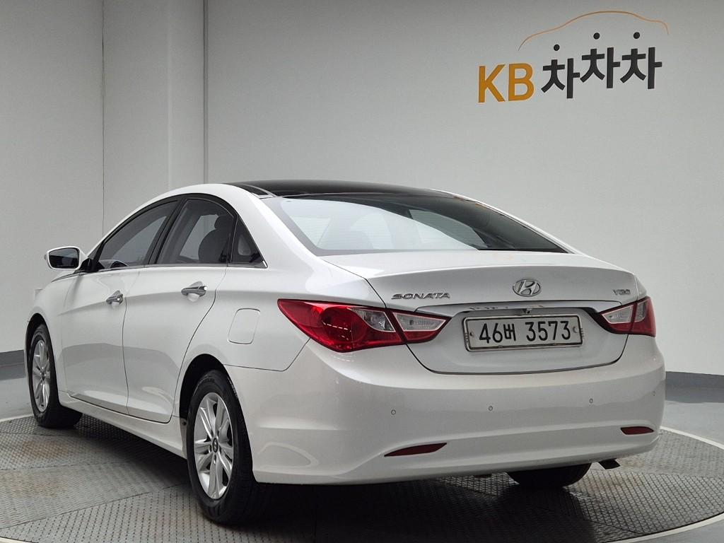 2011 HYUNDAI SONATA (YF) 