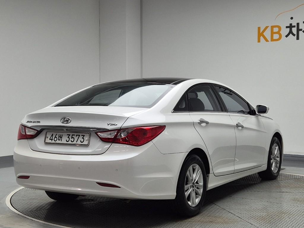 2011 HYUNDAI SONATA (YF) 