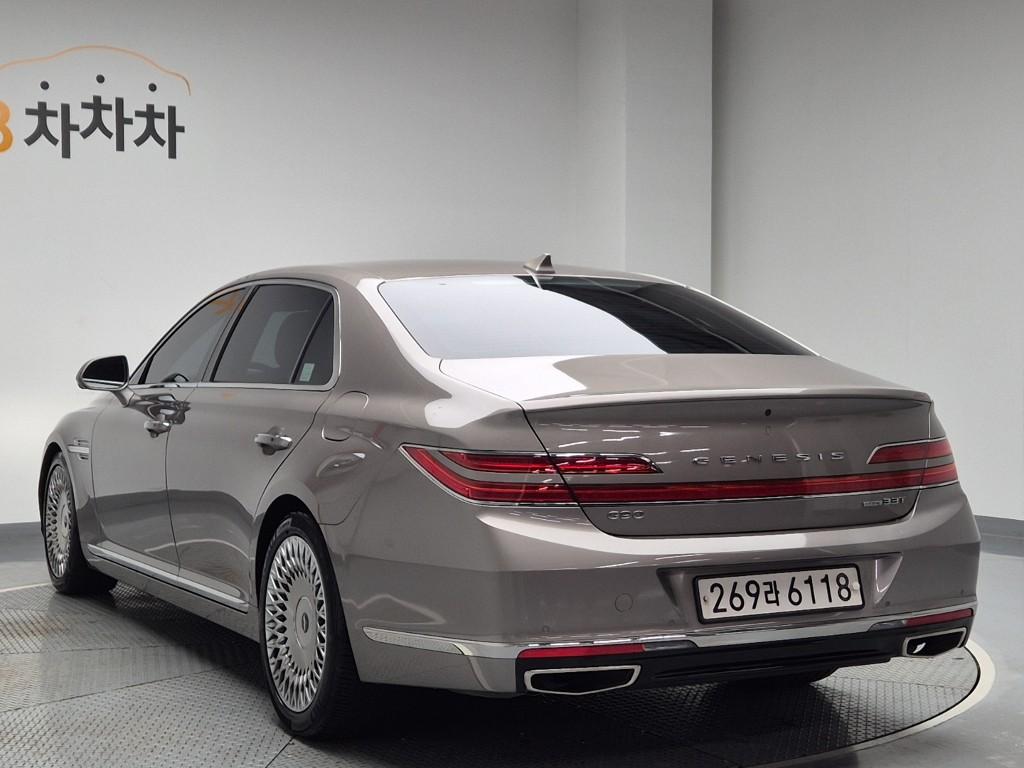 2019 GENESIS G90 
