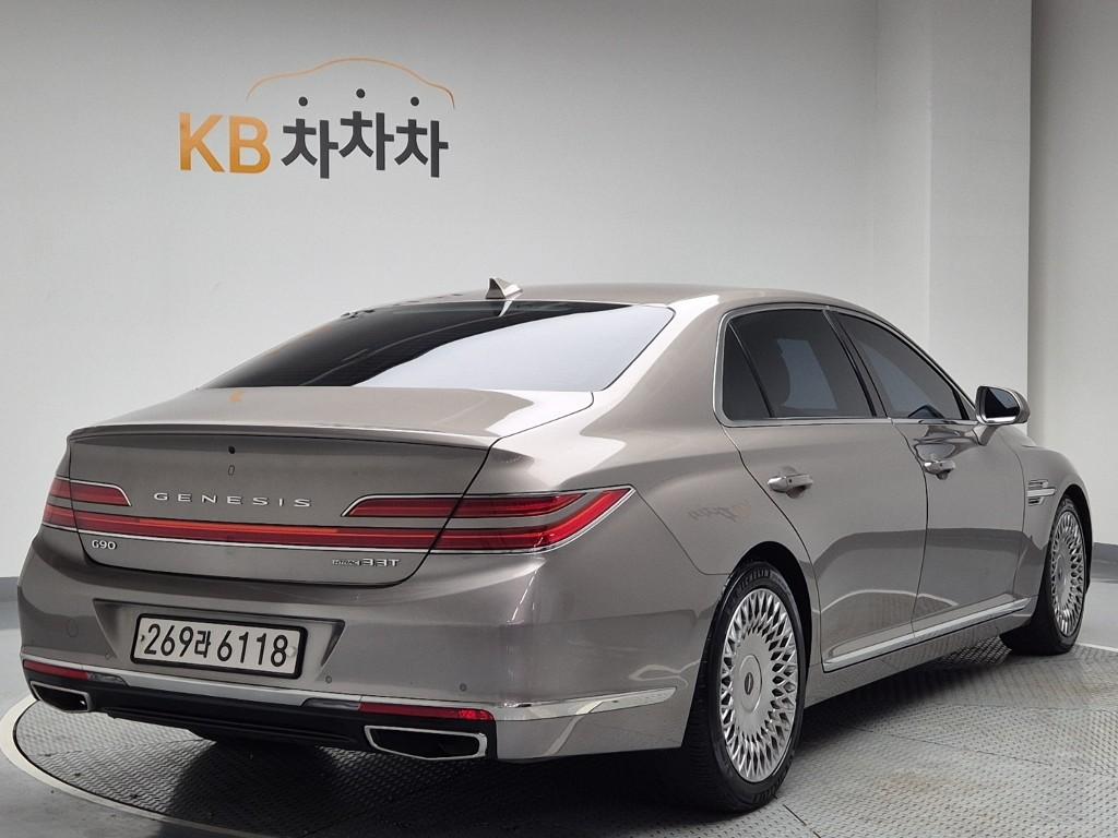 2019 GENESIS G90 