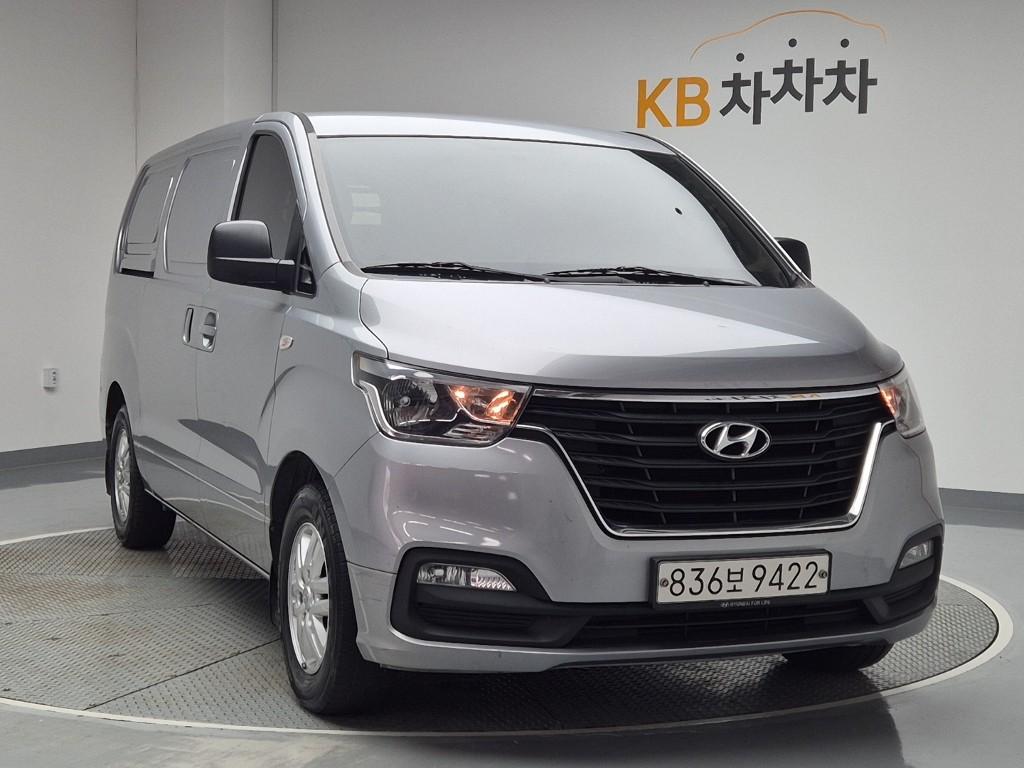 2018 HYUNDAI THE NEW GRAND STAREX 