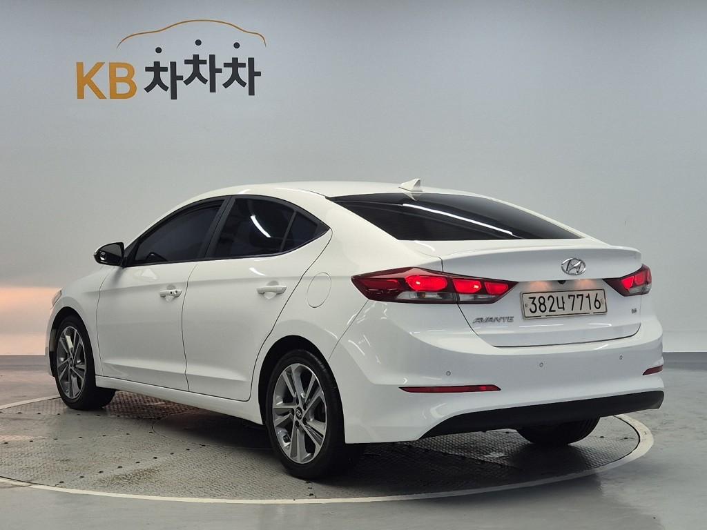 2018 HYUNDAI AVANTE AD 