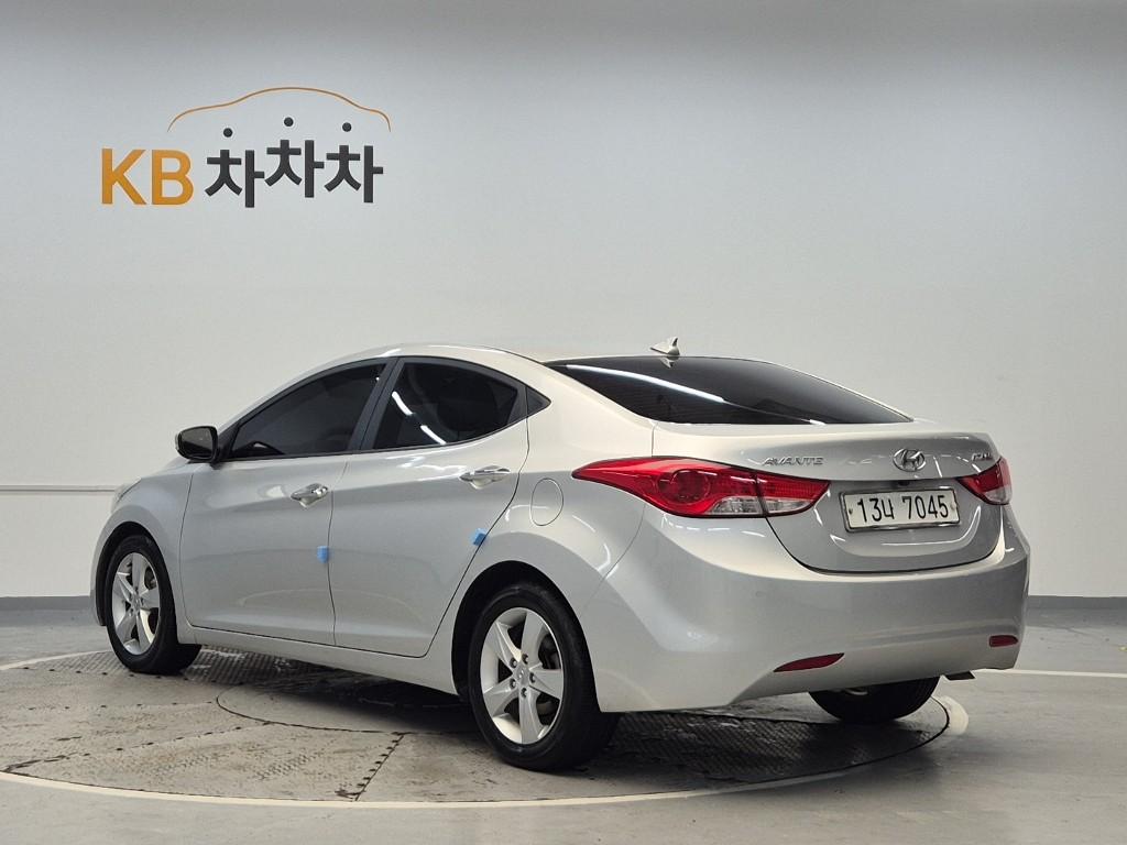 2011 HYUNDAI AVANTE MD 