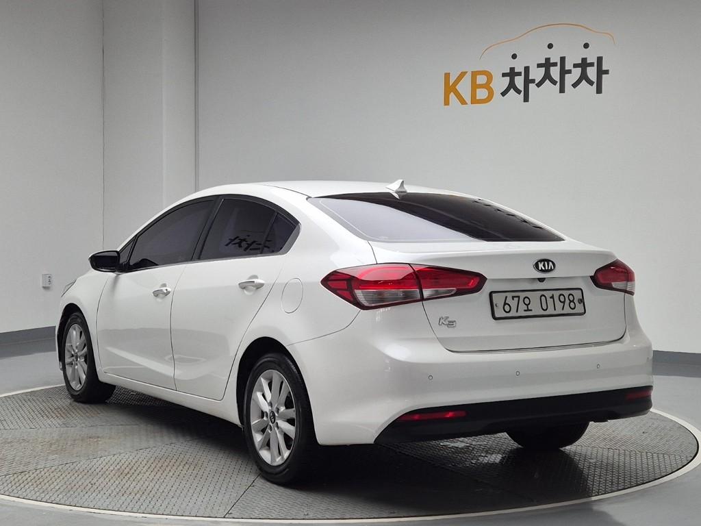 2017 KIA THE NEW K3 