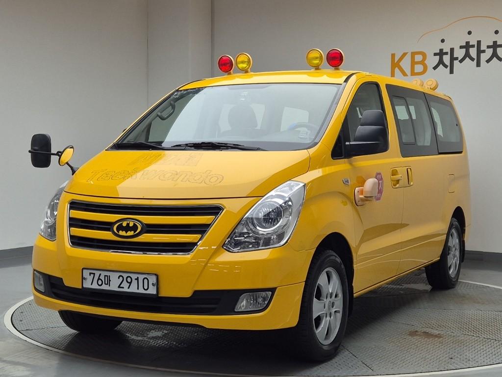 2017 HYUNDAI GRAND STAREX 