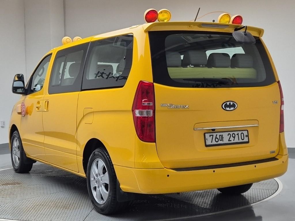 2017 HYUNDAI GRAND STAREX 