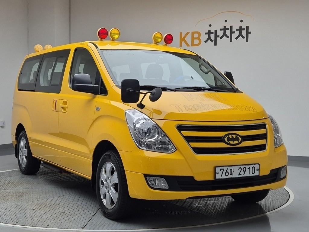 2017 HYUNDAI GRAND STAREX 