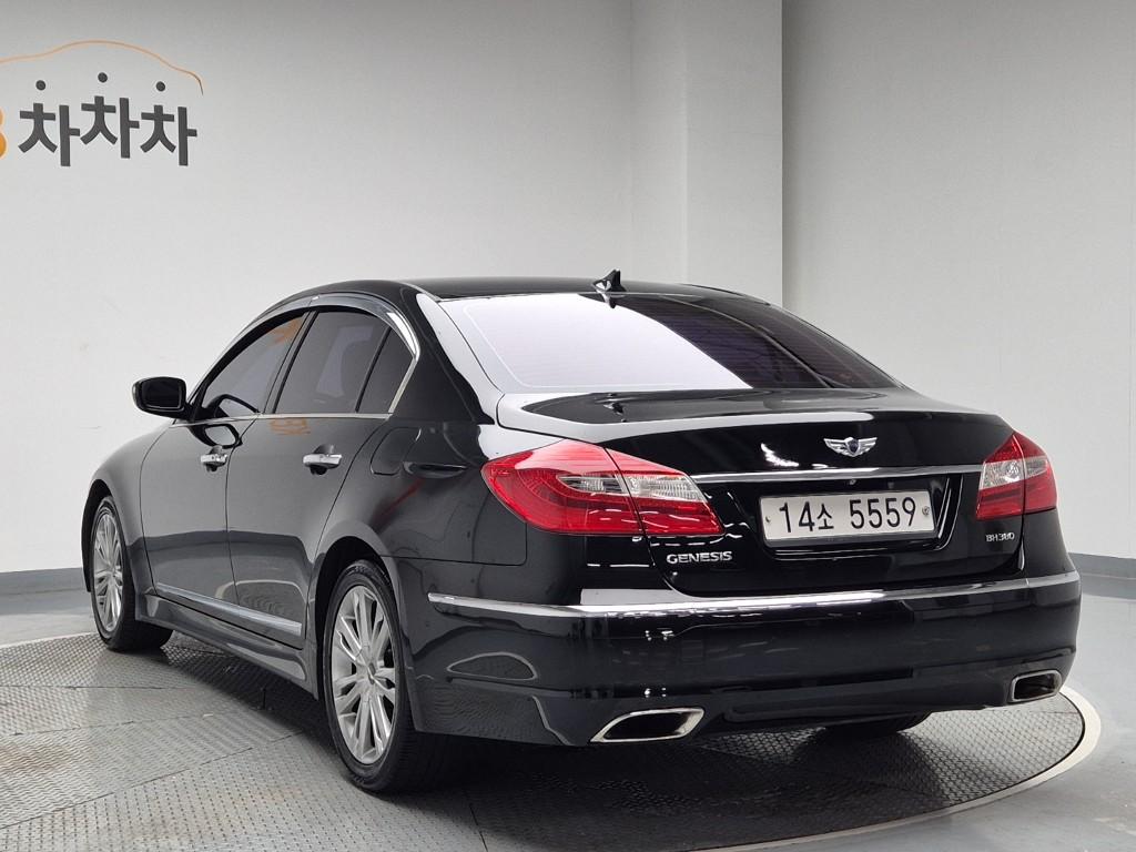 2012 HYUNDAI GENESIS 