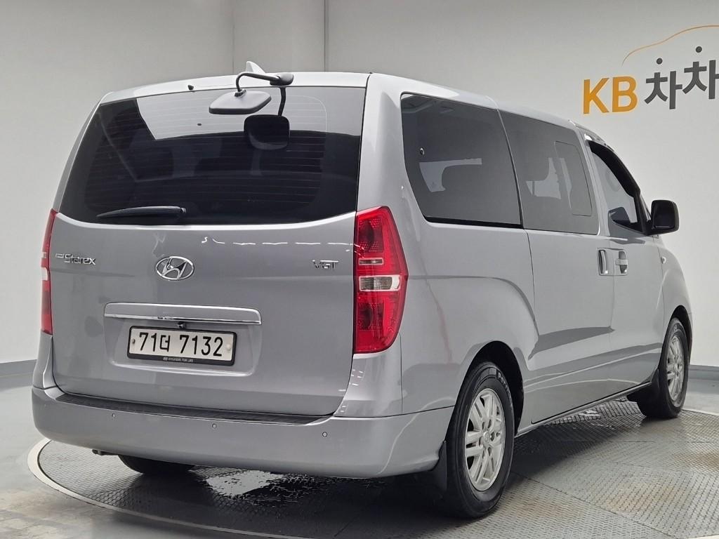 2016 HYUNDAI GRAND STAREX 