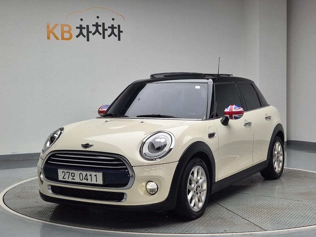 2016 MINI COOPER 
