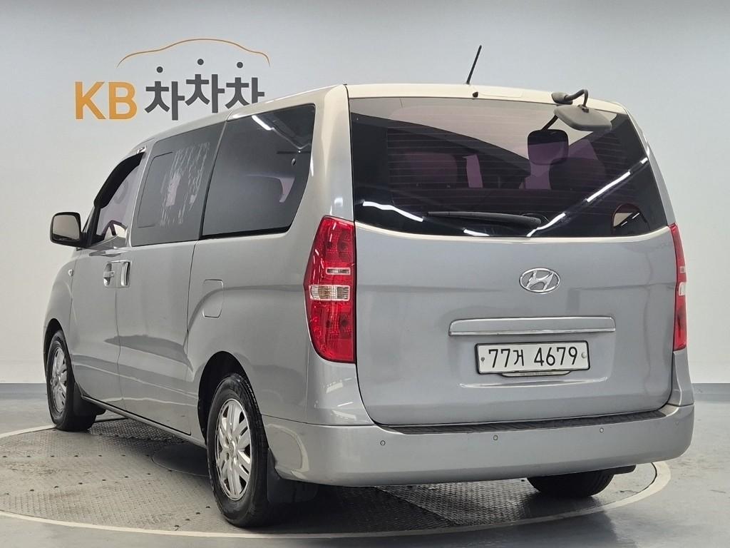 2016 HYUNDAI GRAND STAREX 