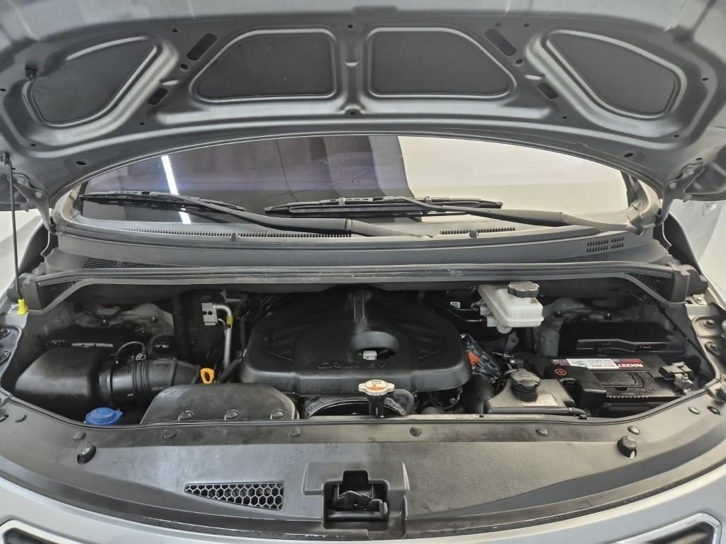 2017 HYUNDAI GRAND STAREX 