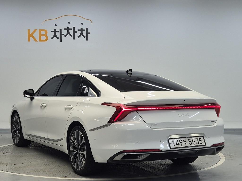 2022 KIA K8 