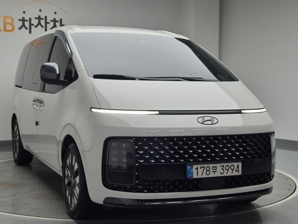 2023 HYUNDAI STARIA 