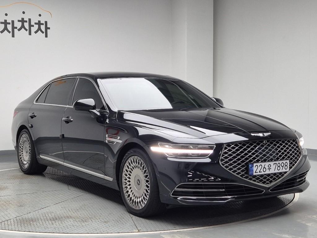 2022 GENESIS G90 