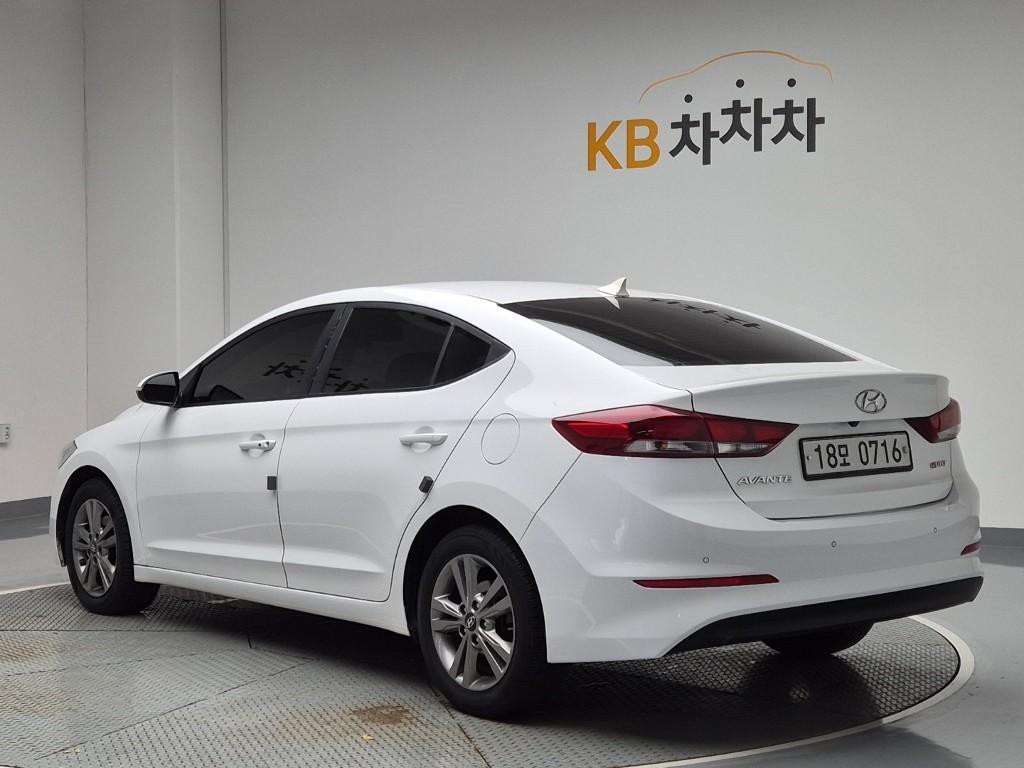 2016 HYUNDAI AVANTE AD 