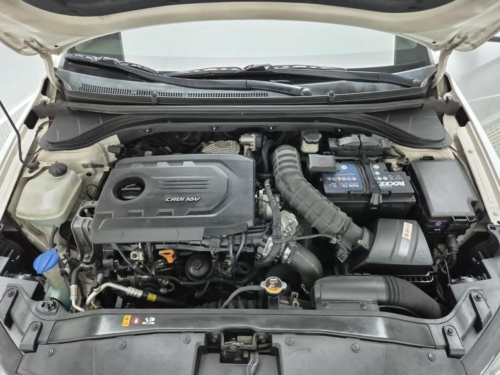 2016 HYUNDAI AVANTE AD 