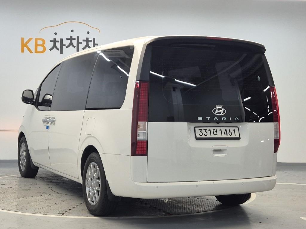 2022 HYUNDAI STARIA 