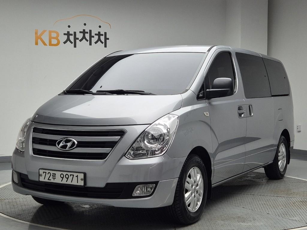 2017 HYUNDAI GRAND STAREX 