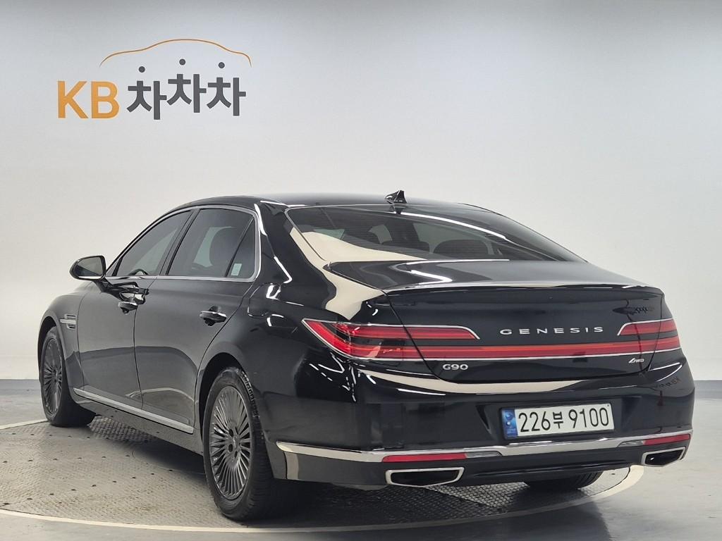 2021 GENESIS G90 