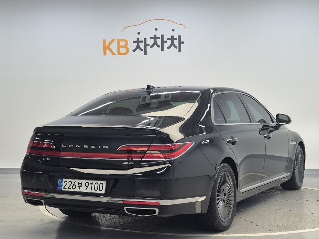 2021 GENESIS G90 