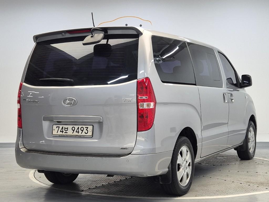 2017 HYUNDAI GRAND STAREX 