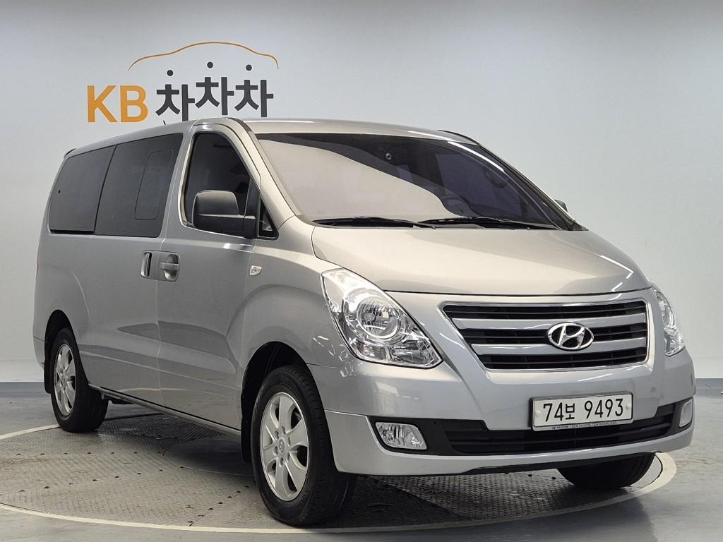 2017 HYUNDAI GRAND STAREX 
