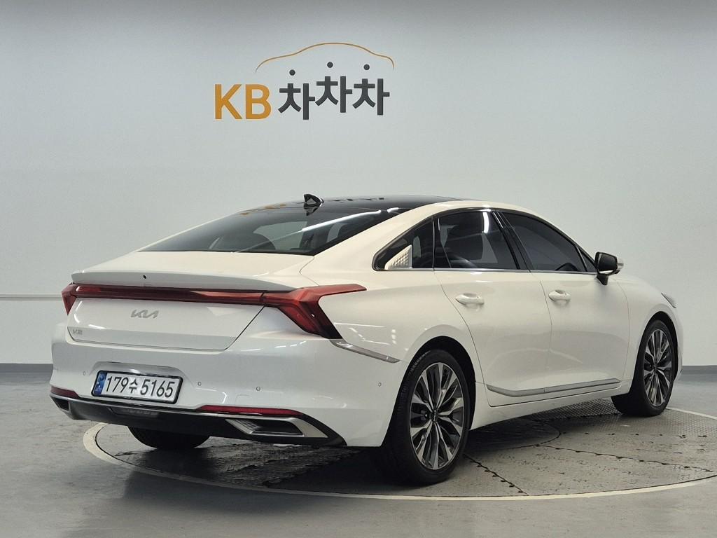 2022 KIA K8 