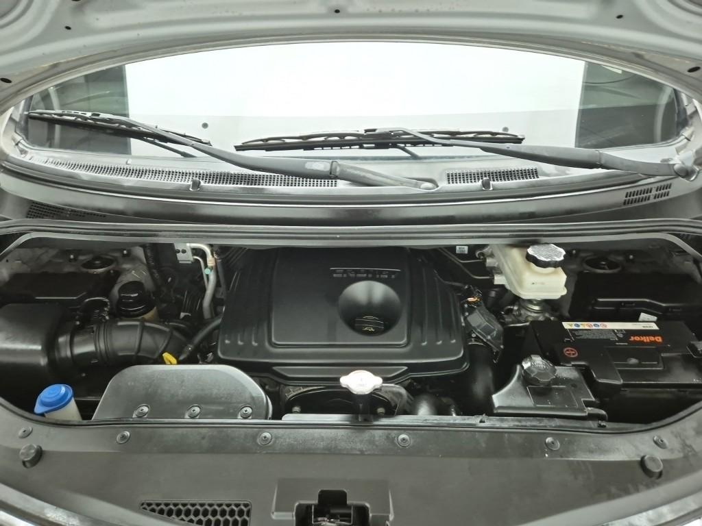 2012 HYUNDAI GRAND STAREX 