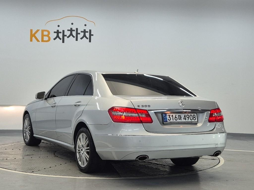 2010 BENZ E CLASS (4Gen) 