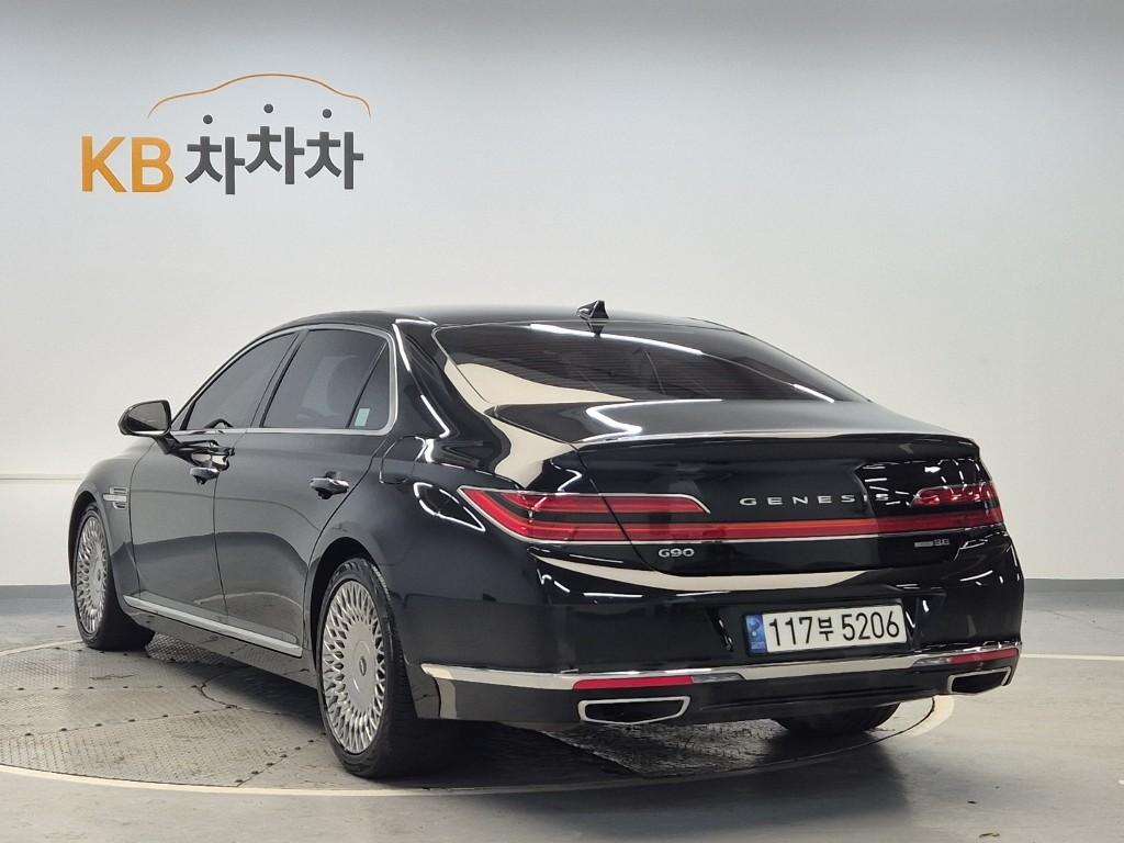 2019 GENESIS G90 